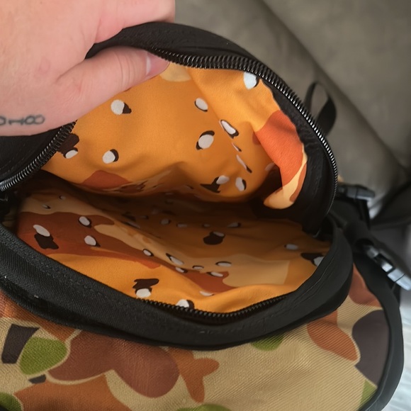 Superior defense X Carryology back pack - Picture 3 of 4